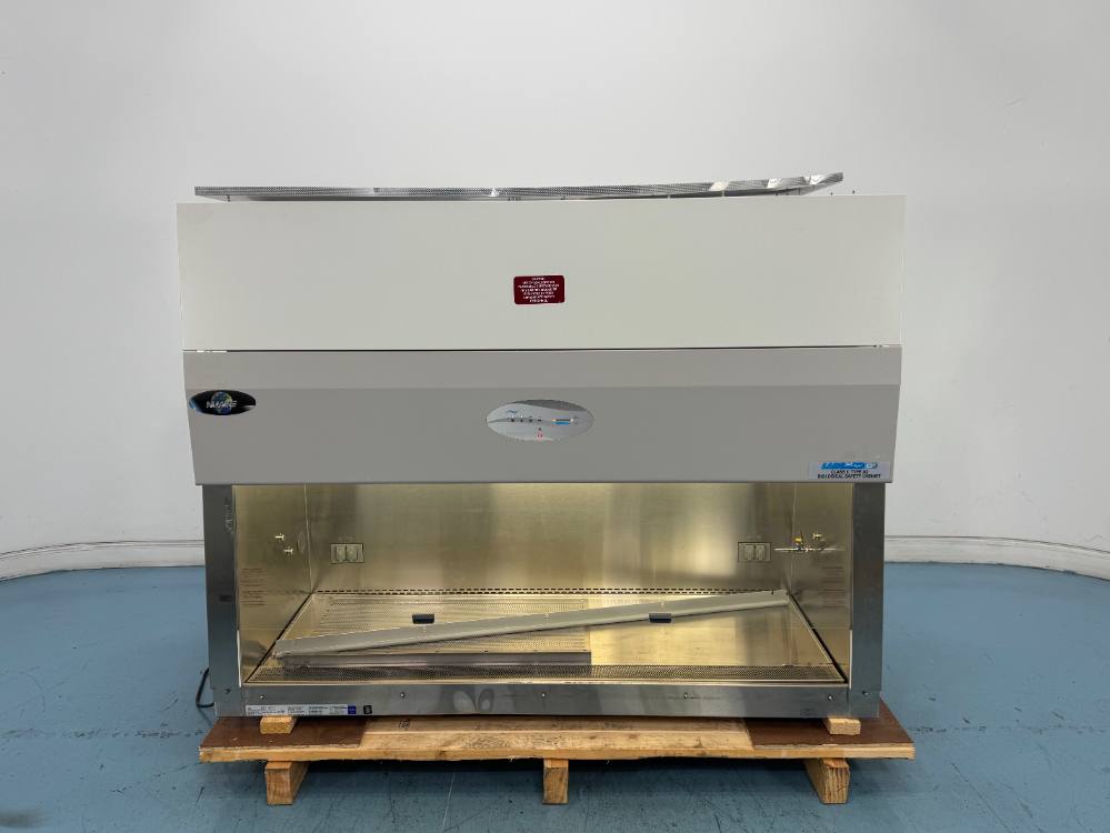 Image of Nuaire Labgard ES 6' BioSafety Cabinet
